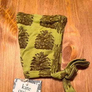 Green pine cone Kate Quinn baby hat 💚 Brand new w/ tags! Cotton fabric